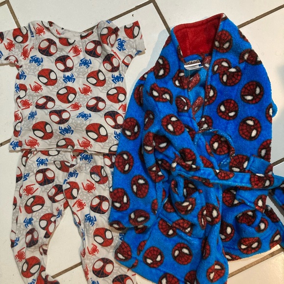 Robe and pjs - Picture 3 of 3